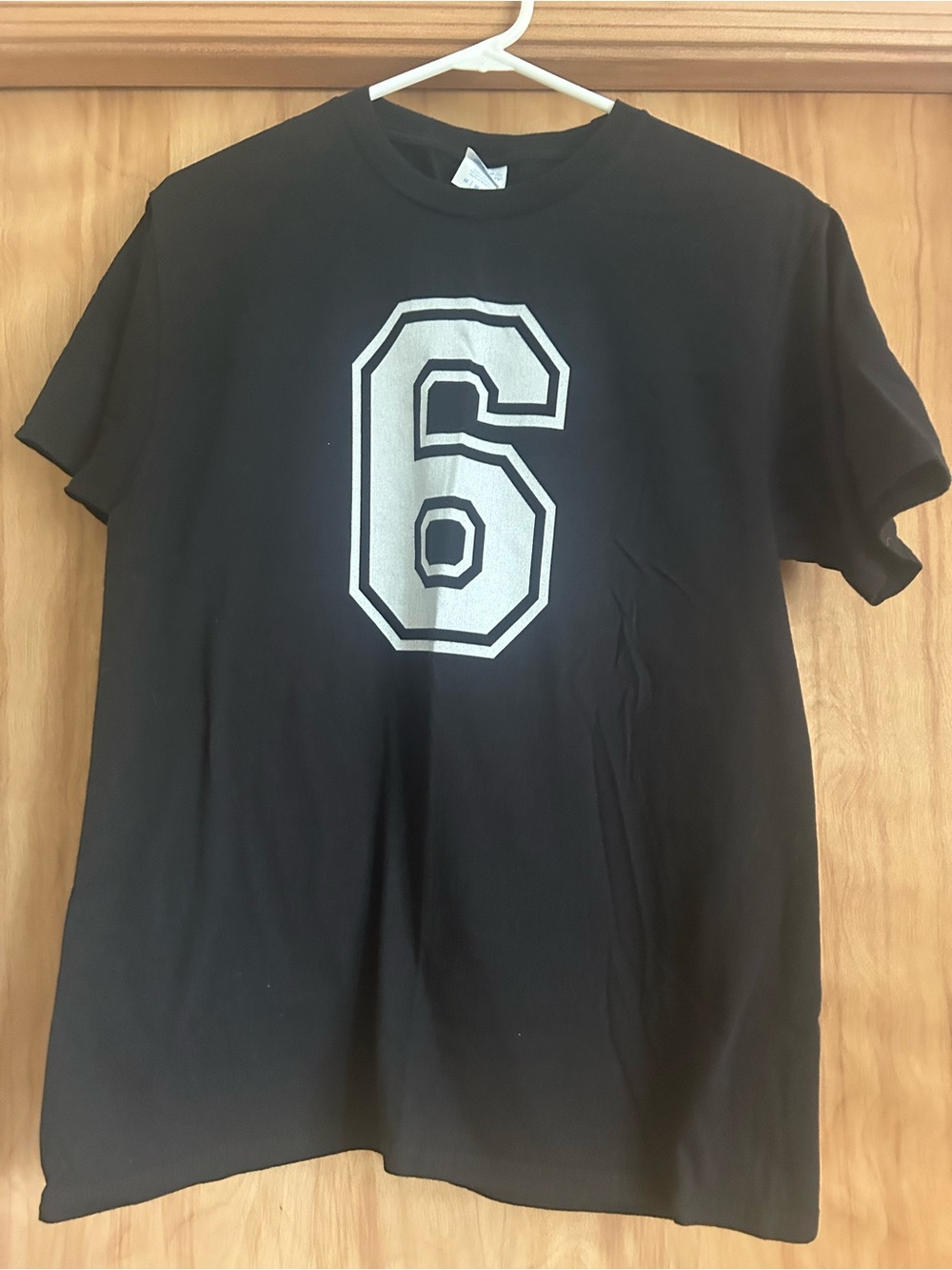 Medium 6 T-shirt black and white